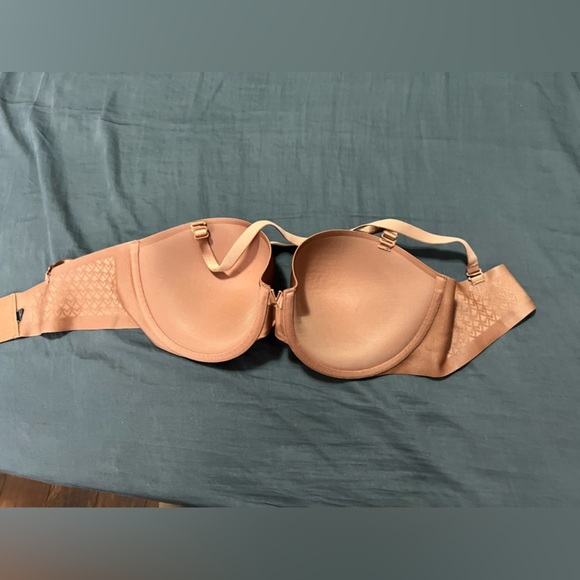 Sexy Illusions Uplift Strapless Bra - Picture 6 of 6